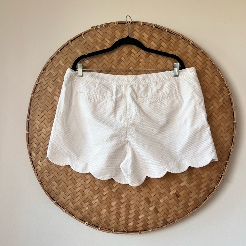 LILY PULITZER BUTTERCUP SCALLOPED 5” INSEAM 100% COTTON WAVE JACQUARD SHORTS EUC - Picture 6 of 9